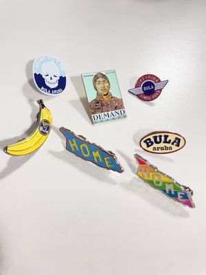 주문 맞춤형 소프트 에나멜 옷깃 핀 (두께 1.5mm, 나비 클러치 포함) - 비즈니스 선물용 online manufacture