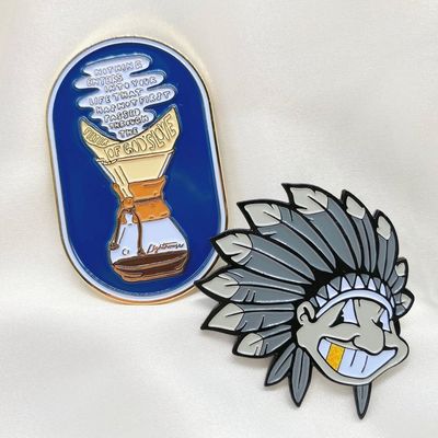 맞춤 스마일 핀 배지 소나무 축구 금속 라펠 배지 스마일 배지