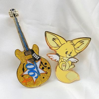 사용자 지정 로고 조직 식별을 위해 금으로 칠한 하드 에나멜 라펠 핀