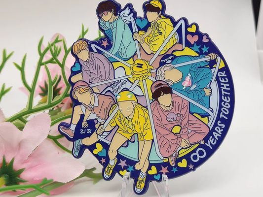 좋은 가격 맞춤형 디자인, 금/은/동판 접착, 부드러운/고운 에나멜 프로세스 온라인으로