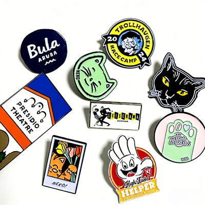 좋은 가격 주문형 고대 금으로 칠 된 에나멜 핀을 얻으십시오 온라인으로